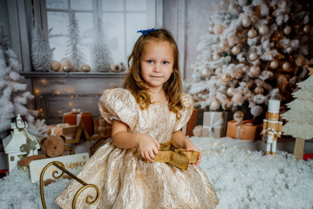 Bílo-zlatá vánoční scéna