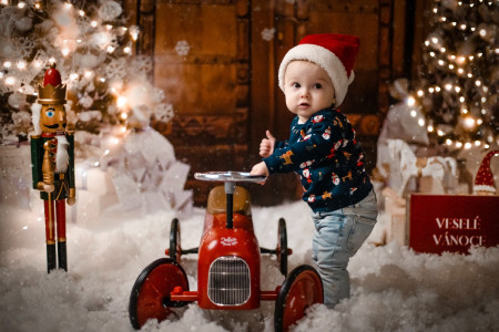 Červeno-hnědá scéna