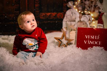 Červeno-hnědá scéna